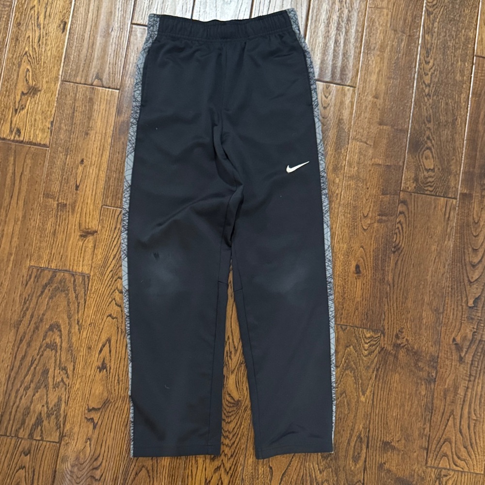 Nike Kids Black sweatpants with Gray Accents